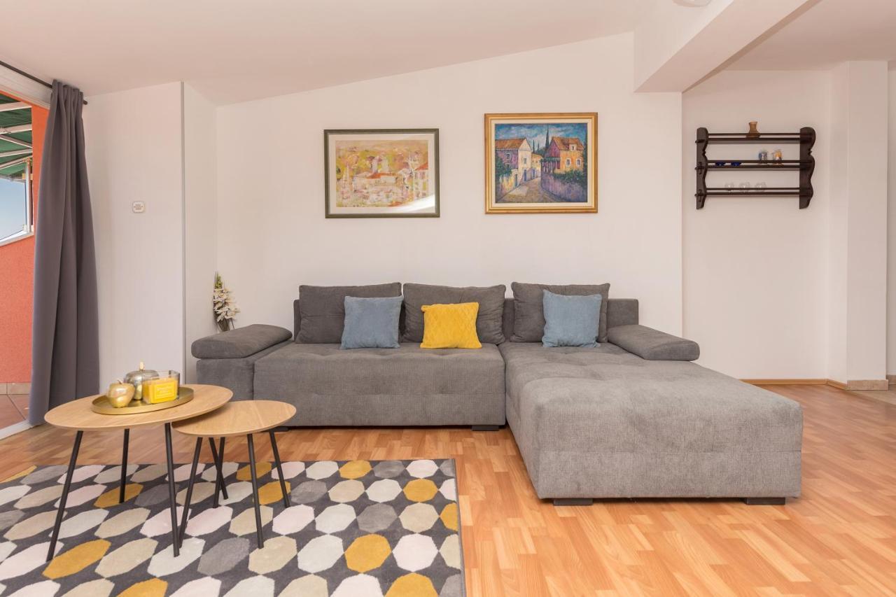 Zoka Apartment Makarska