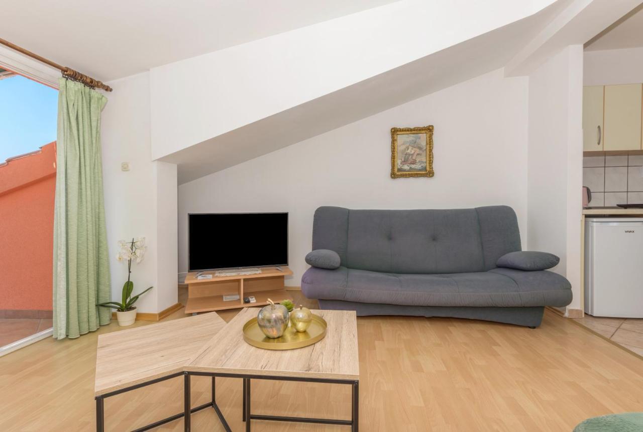 Apartment Zoka Makarska