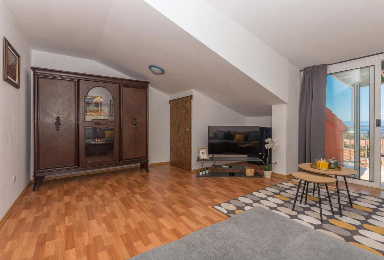 Apartment Zoka Makarska